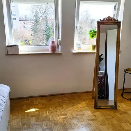 Appartement Dg Links -wunderschoene 40m² Grosse City Naehe Salzburg